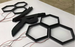 總會有你喜歡的一款發光字