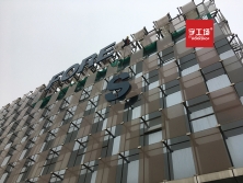 設計師根據什么來設計高空招牌？