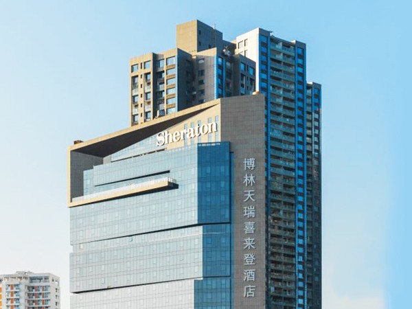 深圳博林天瑞喜來登酒店大廈丨幕墻發光字工程現場圖一