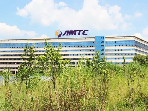 兆馳股份集團工業園區丨樓體發光字工程現場圖一
