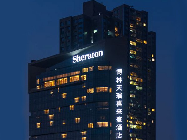 樓頂發光字沖孔字工藝優勢！