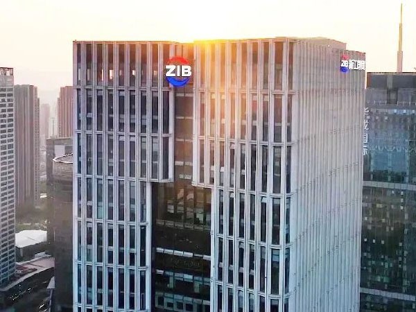 定制高空樓頂發光字注意事項