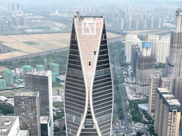 怎樣識別樓體logo廠家專業度的真偽？