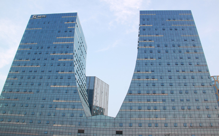 西安中西部大廈LED塔樓發光字工程