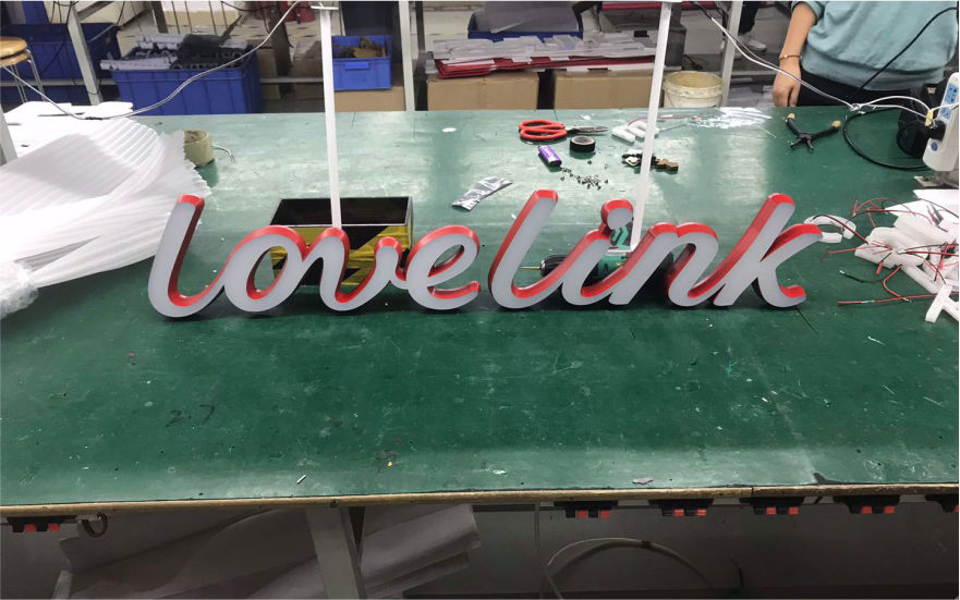 Love Link情侶珠寶品牌連鎖店迷你發光字