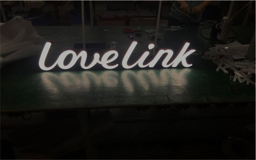 Love Link情侶珠寶品牌連鎖店迷你發光字