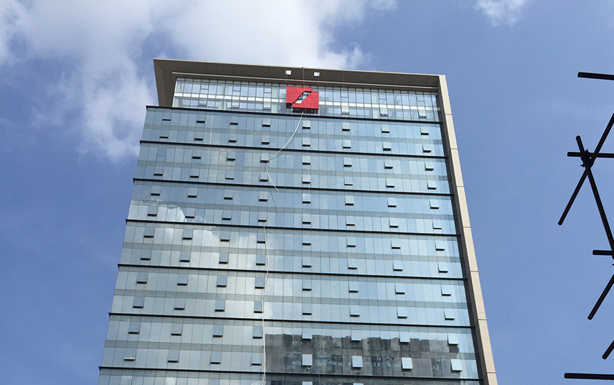 中海信樓體外墻LED點陣發光字工程