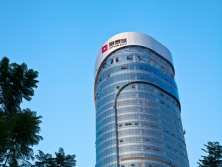 高樓大廈發光字安裝施工方案！